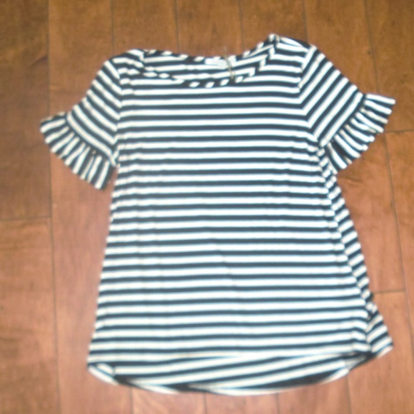 Green Envelope Tops - NWT Green Envelope White Black Striped Bell Sleeve Top Tee M